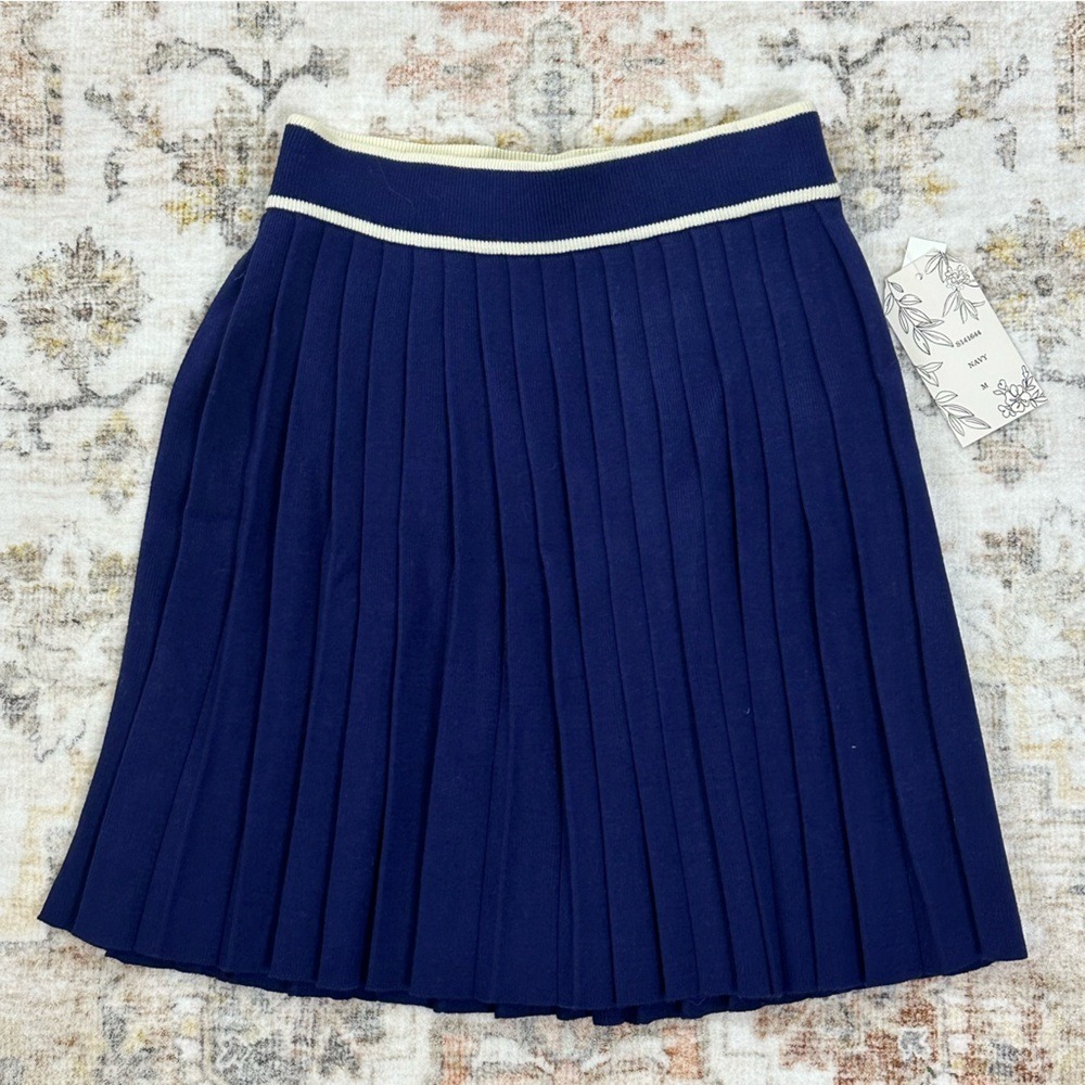 Willow & Wind Navy Blue Pleated Knit Skirt Size M - Preppy Tennis Style Mini NEW - Picture 8 of 12